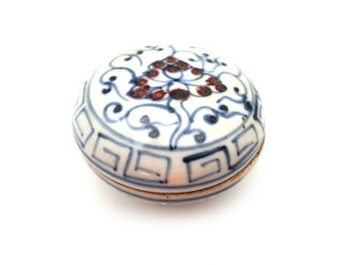Small Chinese porcelain box - Round - Flower