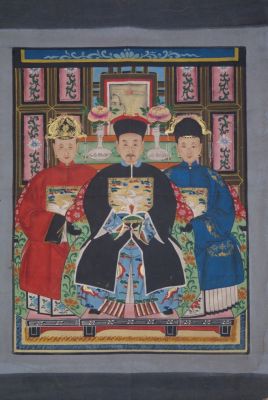 Ancestors and Dignitaries family 3 people Qing