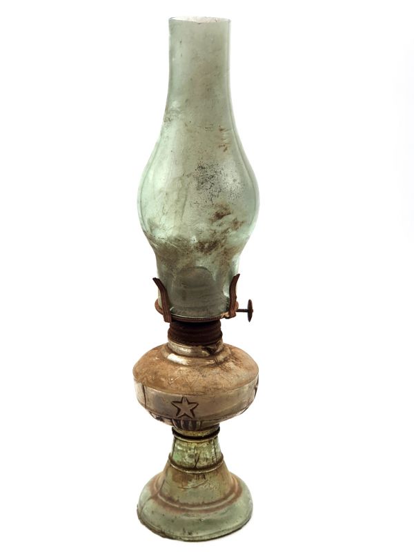 Ancient Chinese kerosene lamp - Cultural revolution 1