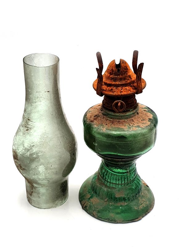 Ancient Chinese kerosene lamp - Glass 4