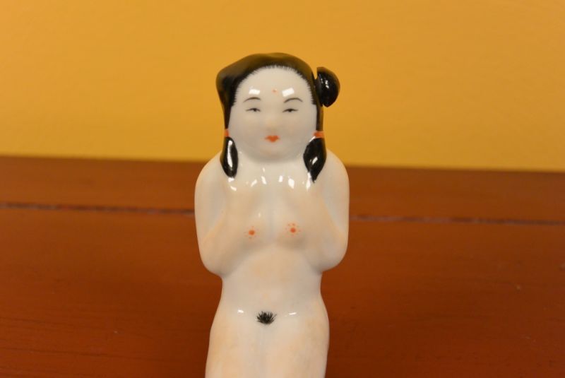 Chinese Erotica Snuff bottle nude Woman from ShangHai 3