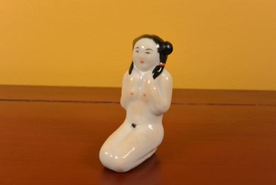 Chinese Erotica Snuff bottle nude Woman from ShangHai