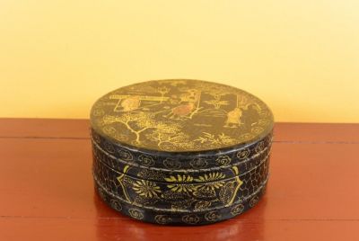 Chinese lacquer box - Black and gold