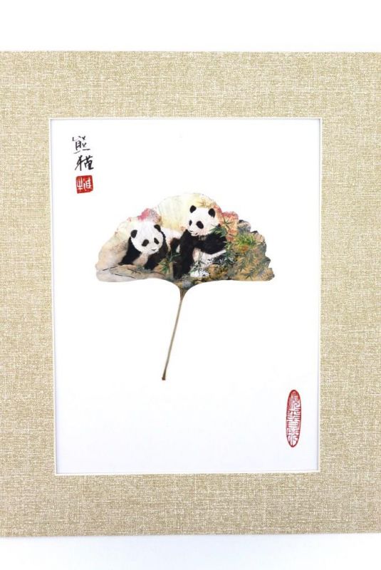 Chinese painting on tree leaf - Panda