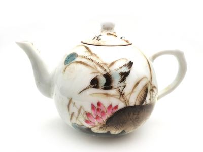 Chinese Porcelain Teapot Bird on a lotus