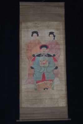 Chinese Dignitaries Family - Painting on Paper - Mid 20th Century - 3 Characters