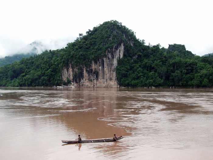 Paku Cave