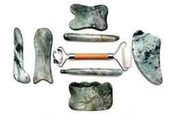 Chinese Jade jewelry, bracelet, necklaces, pendant many items from jade stone