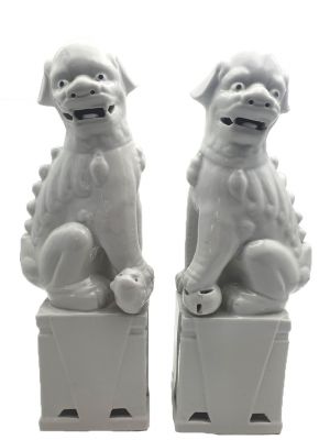 Large Fu Dog pair in porcelain - White