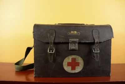 Old Chinese Box Year 70 - Medicine
