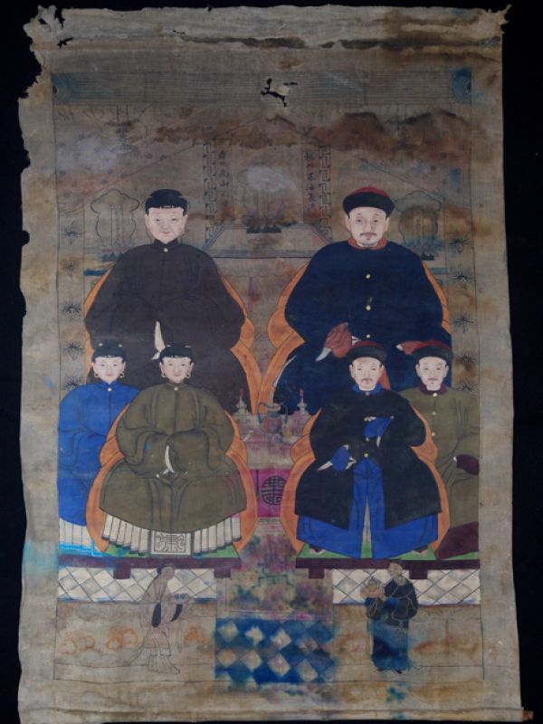 Old Chinese Chinese Ancestor Painting - Chinese family of 6 people