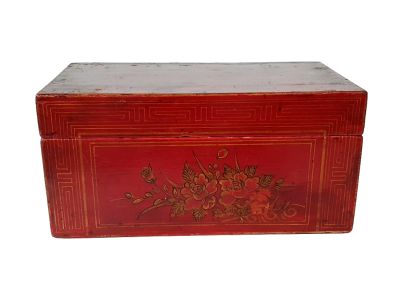 Old Chinese wooden chest - Cherry blossom - Slightly damaged
