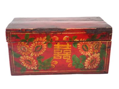 Old Chinese wooden chest - Flowers and Chinese character of happiness