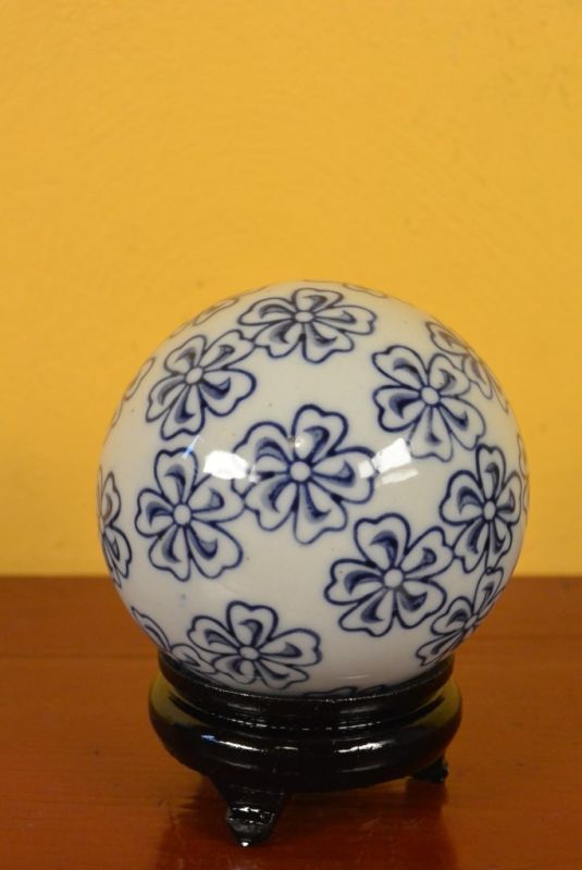 Porcelain Chinese Ball with Stand Flowers