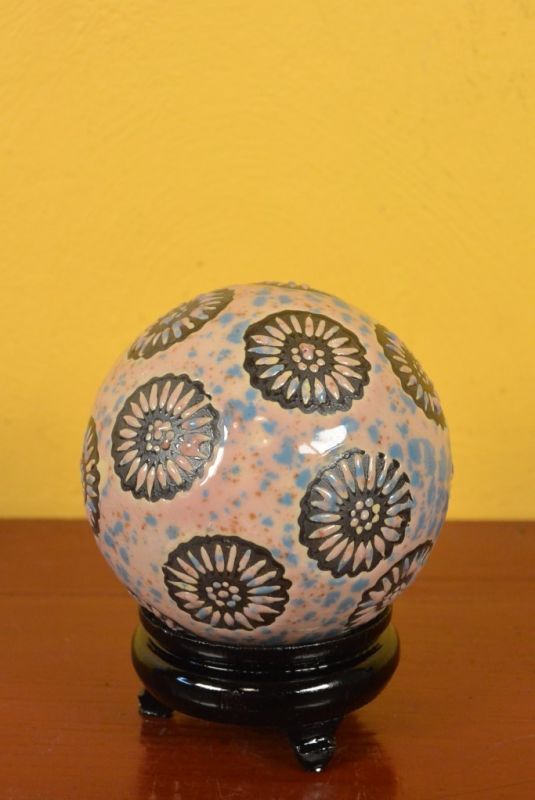 Porcelain Chinese Ball with Stand Pink