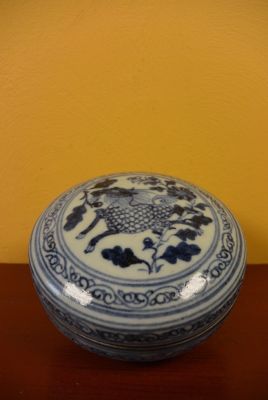 Round porcelain box Mythological animal