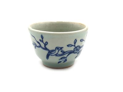 Small Chinese bowl or glass in porcelain Bird