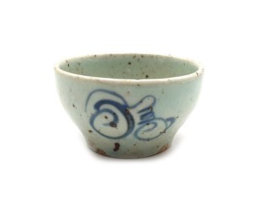 Small Chinese bowl or glass in porcelain Tribal