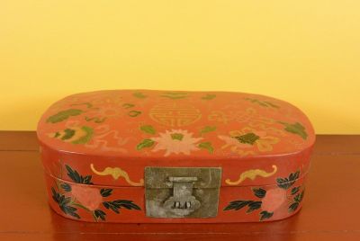 Small Chinese lacquer box - Red