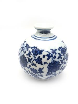 Small Chinese porcelain vase -White and Blue - Flower 3