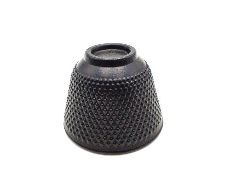 Small Chinese tea cup in cast iron - Black 4