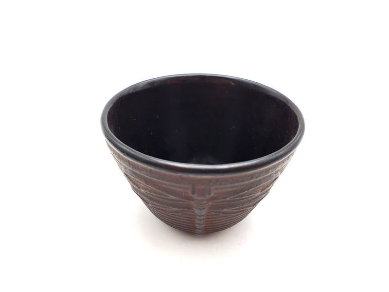 Small Chinese tea cup in cast iron - Dragonfly 2