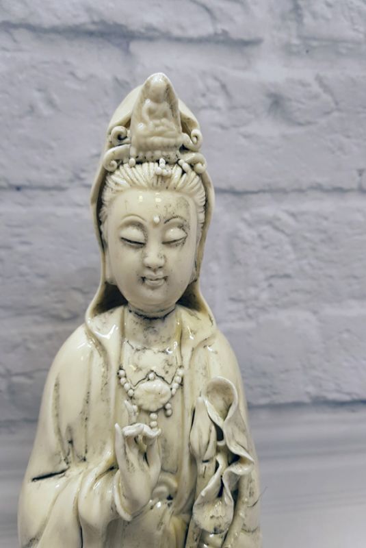 White Chinese Statue - Porcelain Dehua - Chinese goddess 2