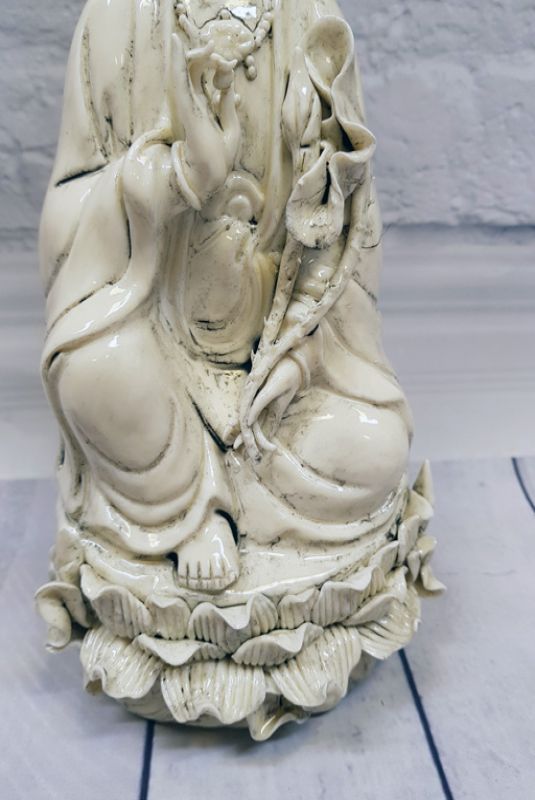 White Chinese Statue - Porcelain Dehua - Chinese goddess 3