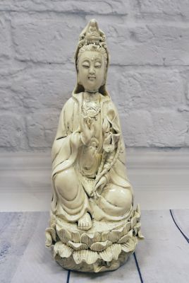 White Chinese Statue - Porcelain Dehua - Chinese goddess