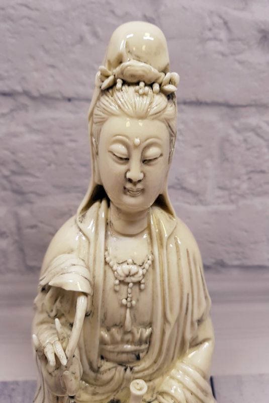 White Chinese Statue - Porcelain Dehua - Goddess meditation position 2