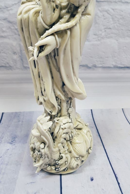 White Chinese Statue - Porcelain Dehua - Goddess standing 3