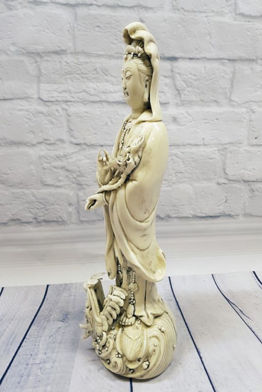 White Chinese Statue - Porcelain Dehua - Goddess standing 5