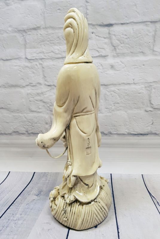White Chinese Statue - Porcelain Dehua - Goddess standing with her basket 5