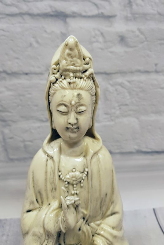 White Chinese Statue - Porcelain Dehua - GuanYin 2
